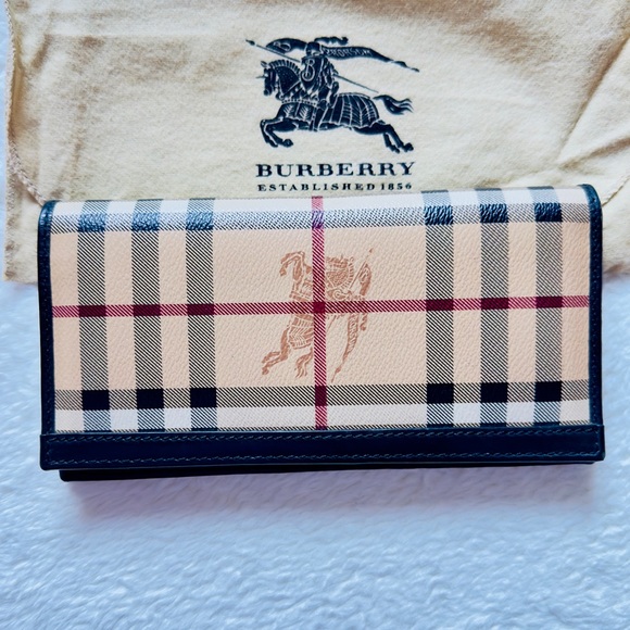 Burberry classic Check Wallet Authentic with Dust bag included - Picture 3 of 11